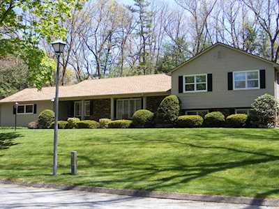 23 Cheshire Dr Longmeadow, MA 01106