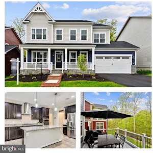 17966 Woods View Dr Dumfries, VA 22026