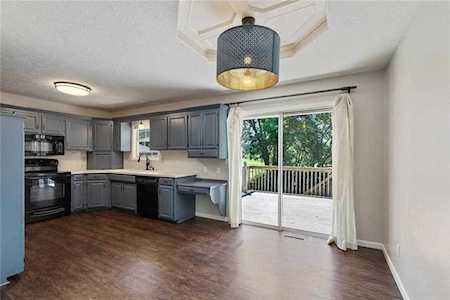 1048 SW Twin Creek Dr Lees Summit, MO 64081