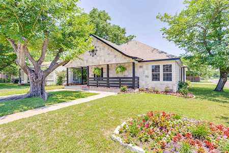 800 Edgefield Road Fort Worth, TX 76107