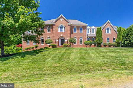 1086 Mill Field Ct Great Falls, VA 22066