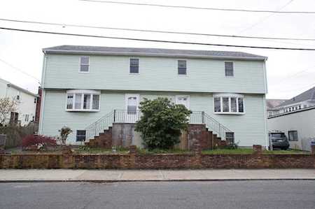 589 Riverside Ave #589 Medford, MA 02155