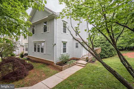 143 Sulgrave Ct Sterling, VA 20165