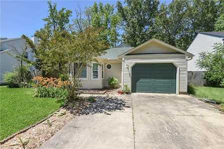 4541 Hollingsworth Ln Virginia Beach, VA 23456