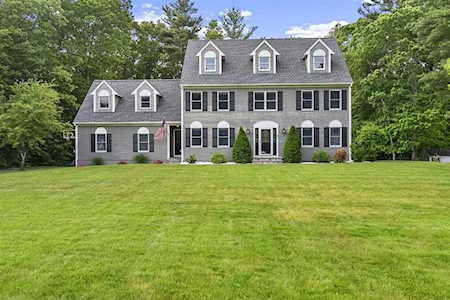 31 Knollwood Dr Charlton, MA 01507