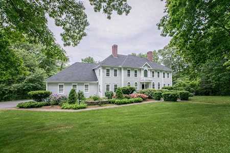 38 Presidential Dr Southborough, MA 01772