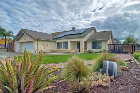 5284 Triple Crown Dr Bonsall, CA 92003
