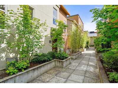 6255 NE Carillion Dr #202 Hillsboro, OR 97124
