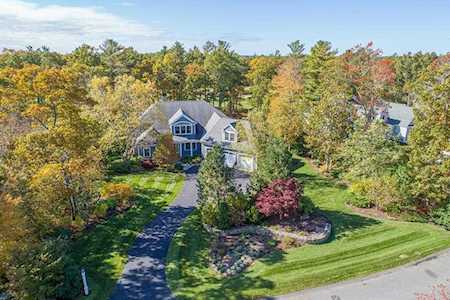 9 Pine Ridge Dr Mattapoisett, MA 02739