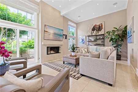 19361 Maidstone Lane Huntington Beach, CA 92648