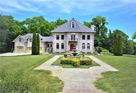 461 Rolling Woods Drive Martinsville, IN 46151