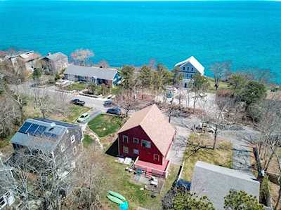 73 Shore Dr Plymouth, MA 02360
