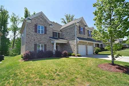 10206 Falling Leaf Dr Concord, NC 28027