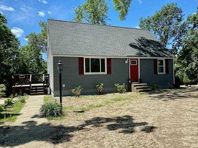 1582 Varnum Ave Lowell, MA 01854