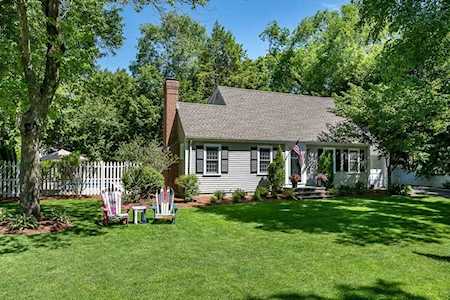 6 Boulder Brook Rd Wellesley, MA 02481