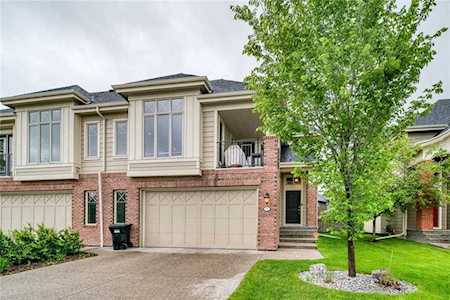 72 Wentworth Square SW Calgary, AB T3H 0M5