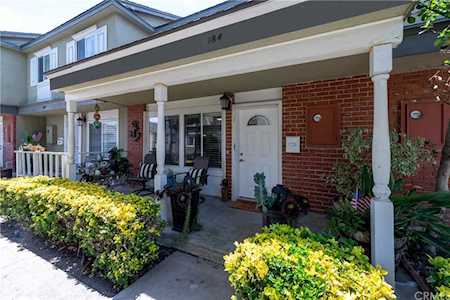 184 Brookline Lane Costa Mesa, CA 92626