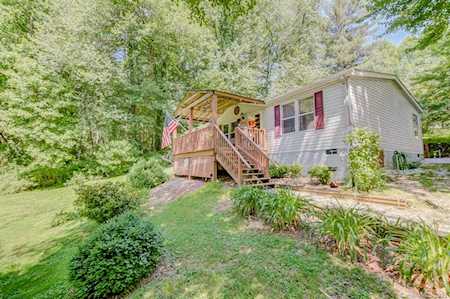 82 Rolling Oaks Dr Hendersonville, NC 28791