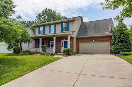 2012 Enderbury Dr Indian Trail, NC 28079