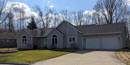 2556 Hillside Heights Dr Green Bay, WI 54311
