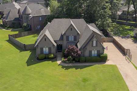 1073 E E Old Hearthstone Cir Collierville, TN 38017