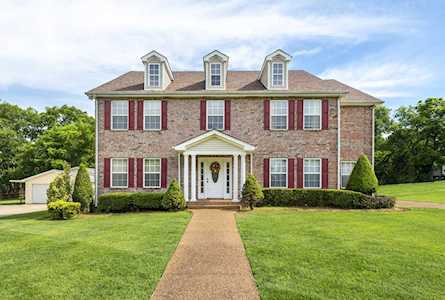 1400 Stone Creek Dr Gallatin, TN 37066