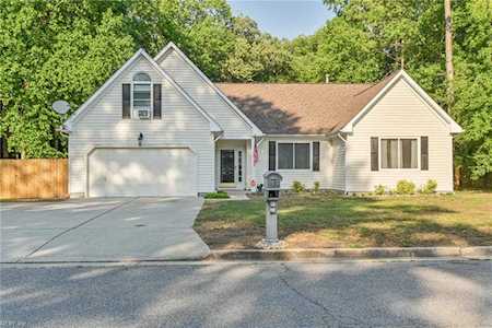 320 Ashwood Dr Suffolk, VA 23434