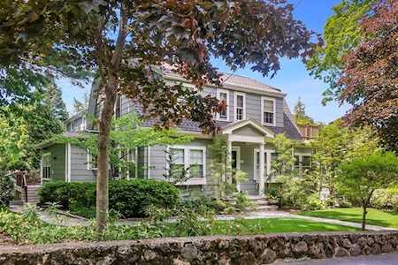 23 Edgewood Rd Lexington, MA 02420