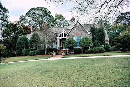 835 NW Craigmont Ln Concord, NC 28027