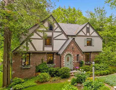 17 Goodwin Road Lexington, MA 02420
