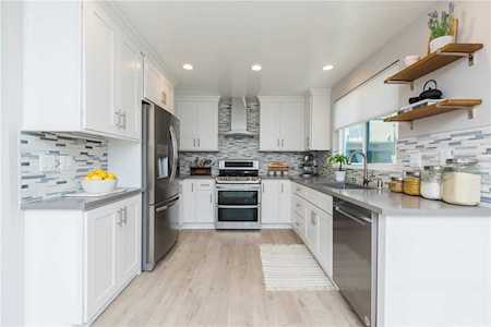 8300 Manitoba Street #227 Playa Del Rey, CA 90293