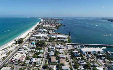 205 Highland Ave #8 Bradenton Beach, FL 34217