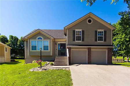4502 N Heatherwood Dr St Joseph, MO 64506