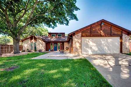 6737 Greendale Court North Richland Hills, TX 76182