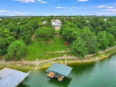 1021 Lakeshore Dr Spicewood, TX 78669