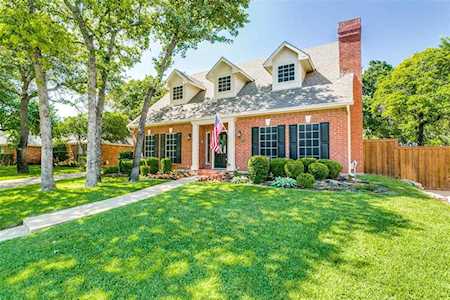 2822 Woodland Hills Drive Grapevine, TX 76051