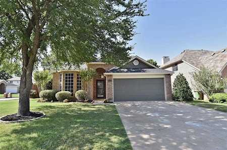 1816 Quail Hollow Drive Grapevine, TX 76051