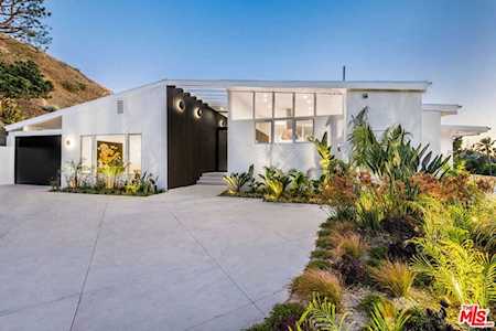 3008 Paulcrest Drive Los Angeles, CA 90046