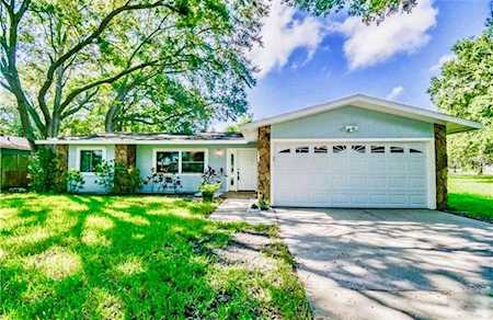 2025 Charter Oaks Dr Clearwater, FL 33763