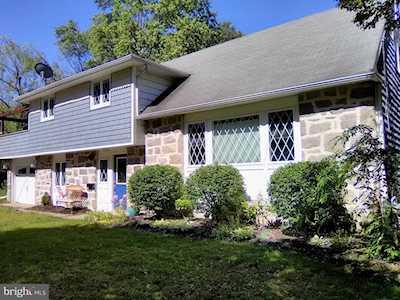 119 Monticello Dr Cinnaminson, NJ 08077