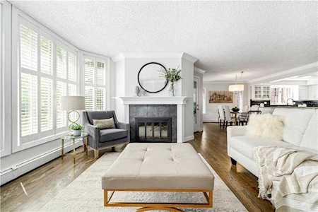 712 Memorial Dr NW #2 Calgary, AB T3N 3C8