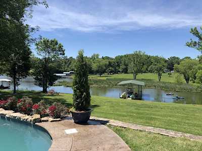 136 Lake Park Dr Hendersonville, TN 37075