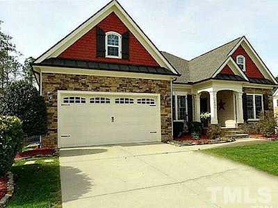 2695 Jenkins Lake Court Fuquay Varina, NC 27526