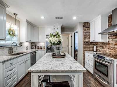 404 Oak Crest Hill Drive Colleyville, TX 76034