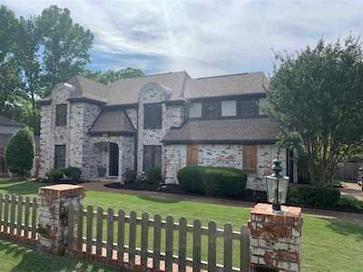 8396 Briar Creek Dr Germantown, TN 38139
