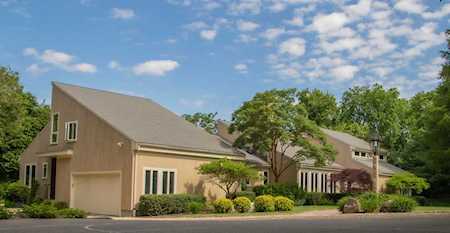 325 Hillside St Milton, MA 02186