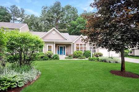 2 Stonegate Ln #2 Bedford, MA 01730