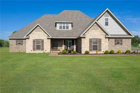 305 Glass Plant Rd Pocola, OK 74902