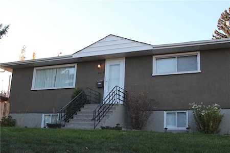 5415 Buckthorn Rd NW Calgary, AB T2K 2Y4