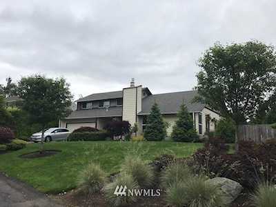73 Silver Beach Dr Steilacoom, WA 98388